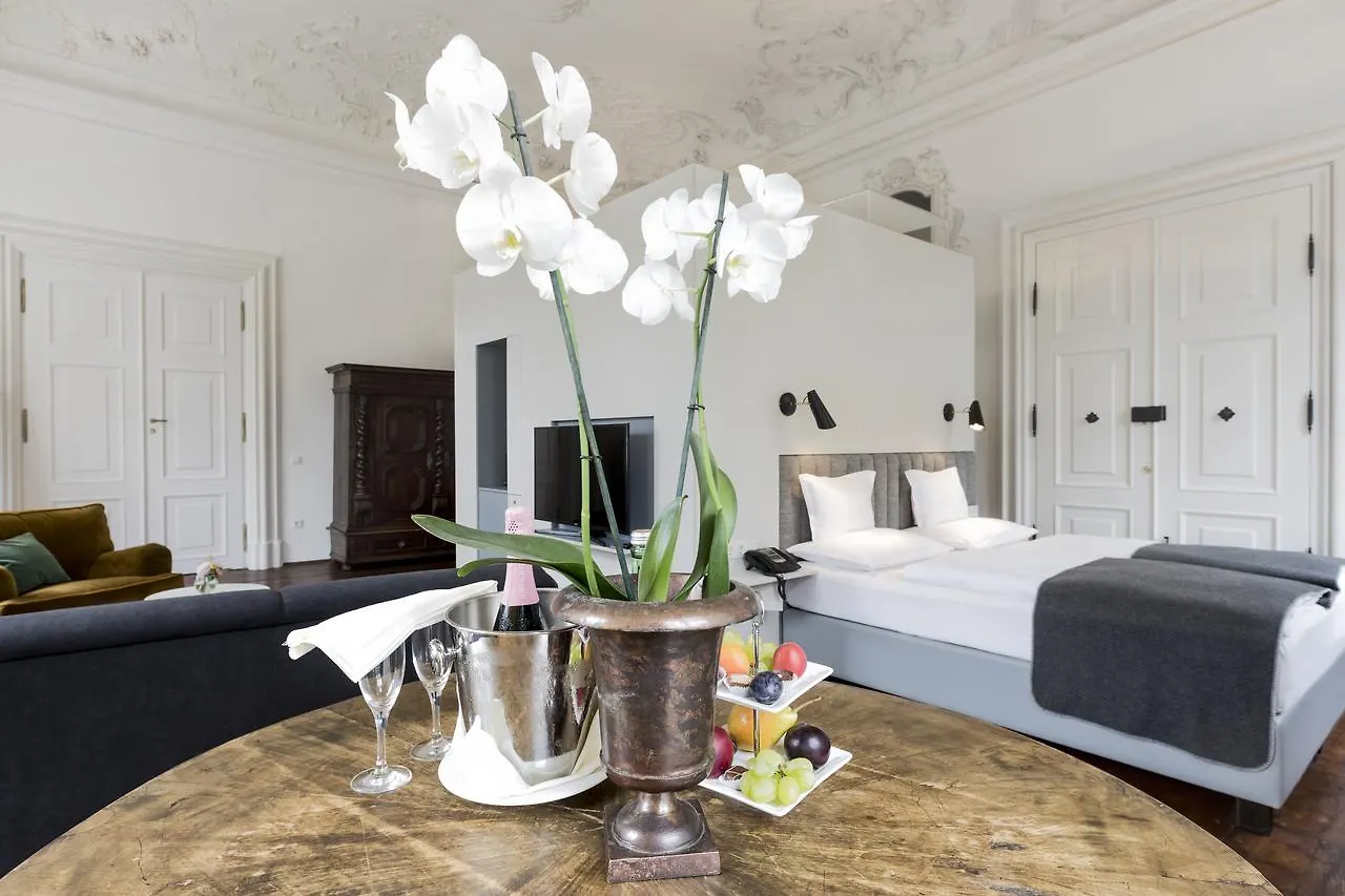 Hotel Schloss Leopoldskron Salzburg 3*,